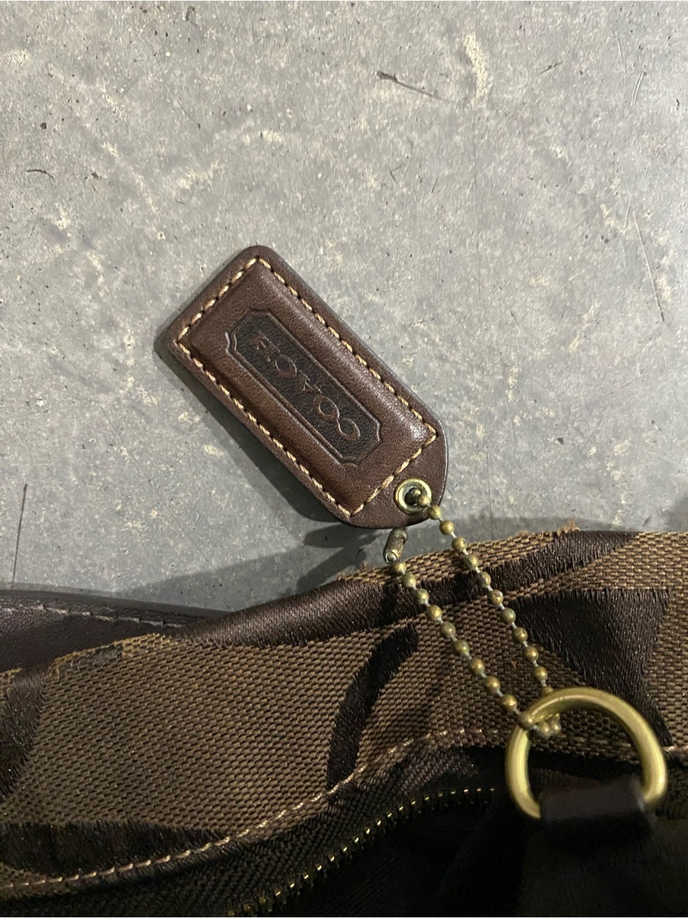 Coach Y2k Brown Signature Canvas Hobo Tote/shoulder Bag 12โX14โ
(May 026) - Picture 6 of 10